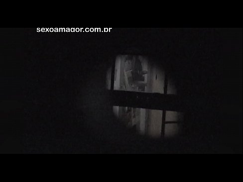 ❤️ Blondie dirakam video secara rahsia oleh intip kawasan kejiranan yang tersembunyi di sebalik batu bata kosong ❌ Lucah pada kami ms.xsexshop.ru